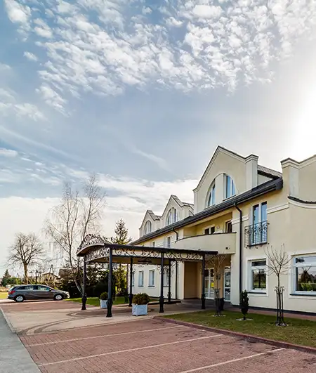 Pysäköinti Hotel Lotos