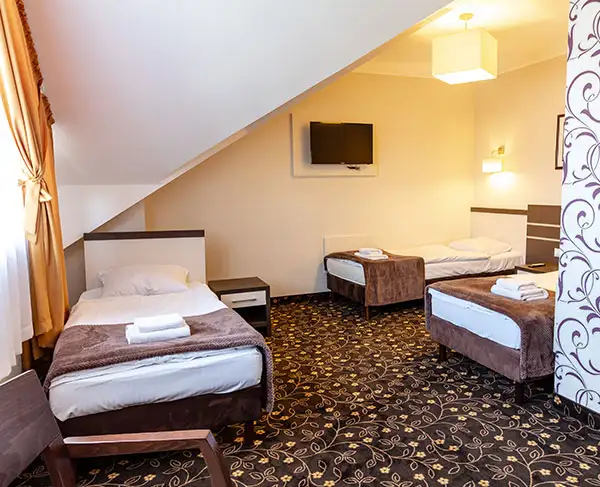 Kolmen hengen huone Hotel Lotos